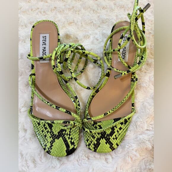 Steve Madden NEW Impressed Neon Green Snakeskin Strappy Low Block Heel 7 - Picture 3 of 5